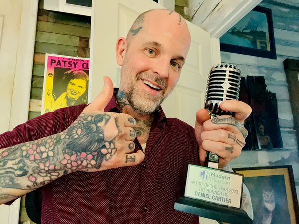 BLACK Vintage Microphone Award - Rockstar Real Retro Microphone Trophy Award - Black Marble Base
