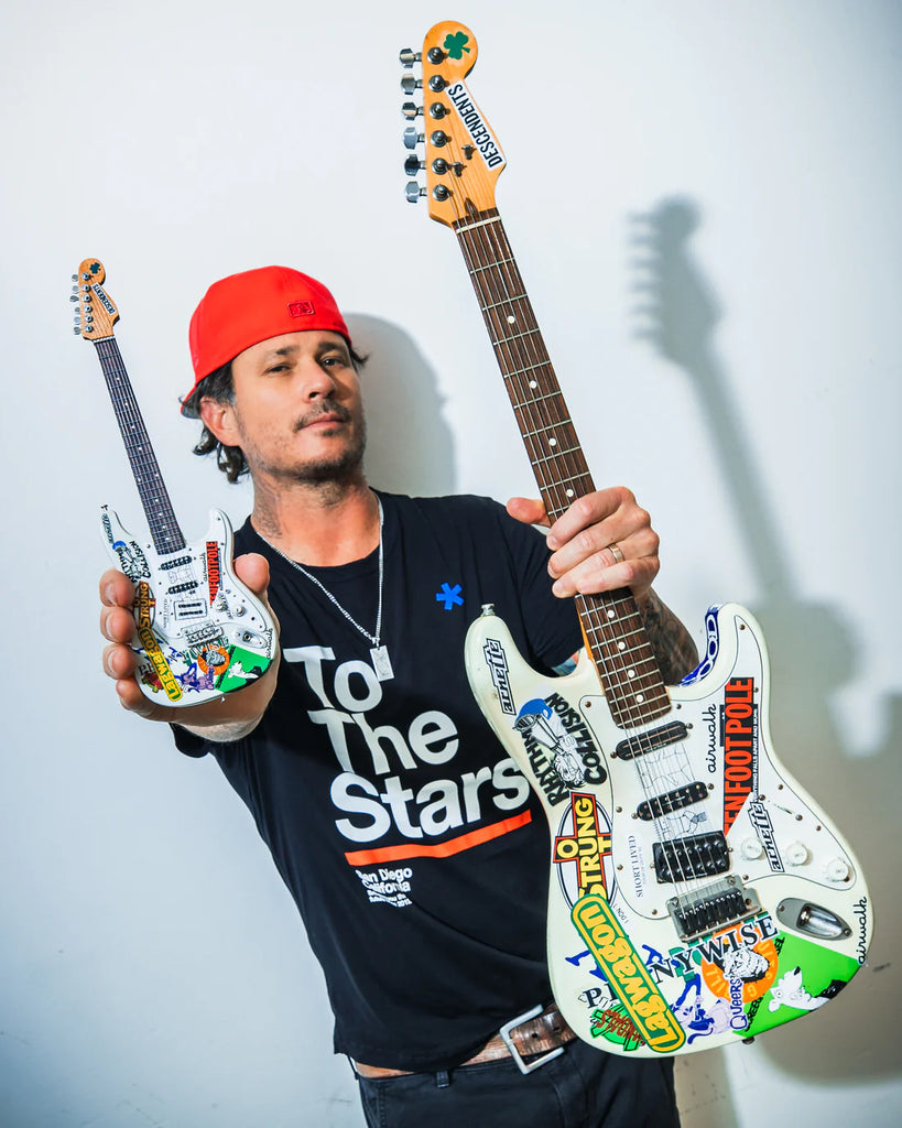Tom DeLonge DAMMIT Signature Fender™ Miniature Guitar