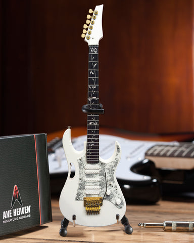 Ibanez PIA3761 Signature Steve Vaï Stallion White - Handtekening gitaar Ibanez PIA3761 Signature Steve Vaï Stallion White - Handtekening gitaar